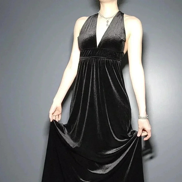 Vintage 90s elegant low cut black velvet babydoll halter maxi dress - Picture 5 of 11